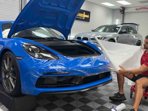 Used 2025 Porsche 718 Cayman GT4 image 10