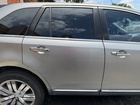 Used 2008 Lincoln MKX 2WD image 9