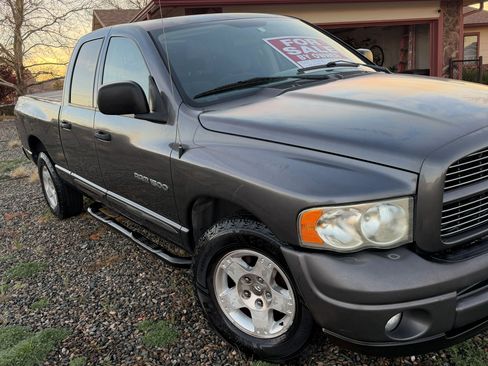Used 2004 Dodge Ram 1500 Truck SLT w/ Big Horn Quad Cab Value Group image 2