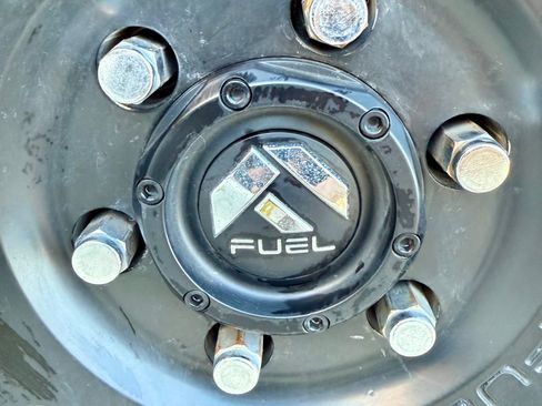 Used 2014 GMC Sierra 1500 SLE w/ Suspension Package, Off-Road image 19