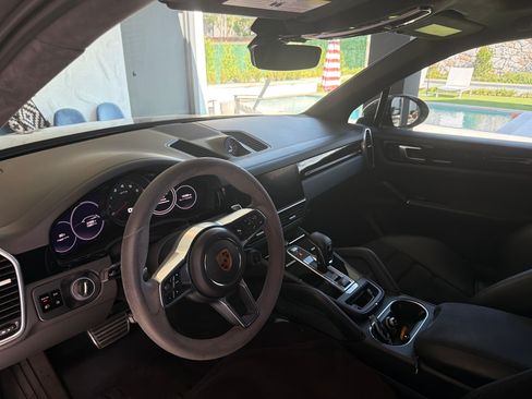 Used 2021 Porsche Cayenne GTS image 4