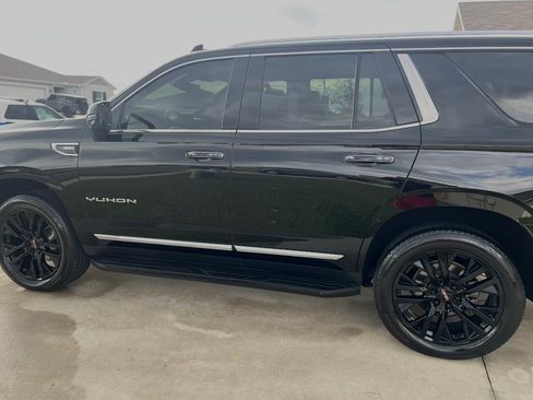 Used 2021 GMC Yukon SLT w/ Rear Media and Nav Package RWD image 5