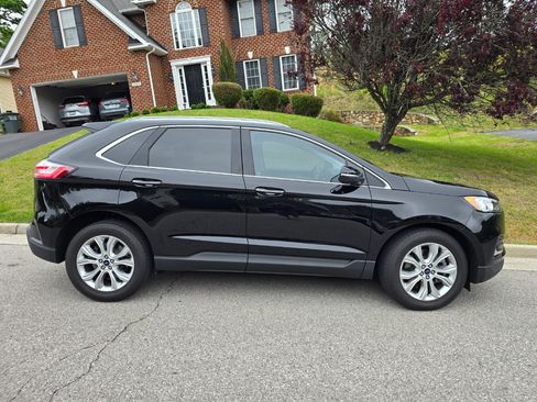 Used 2021 Ford Edge Titanium w/ Class II Trailer Tow Package AWD/4WD image 1