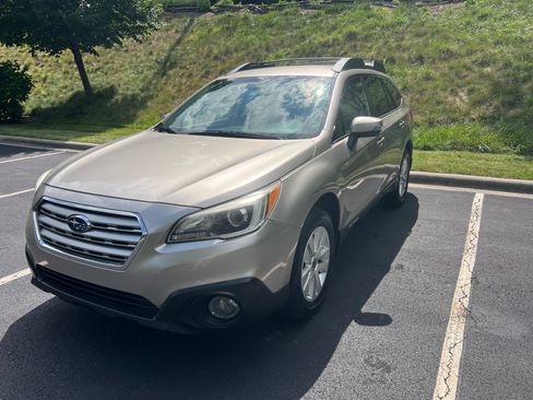 Used 2016 Subaru Outback 2.5i Premium AWD/4WD image 4
