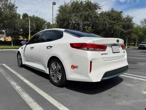 Used 2017 Kia Optima EX w/ Technology Package FWD image 4