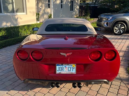 Used 2005 Chevrolet Corvette Convertible w/ Preferred Equipment Group image 5
