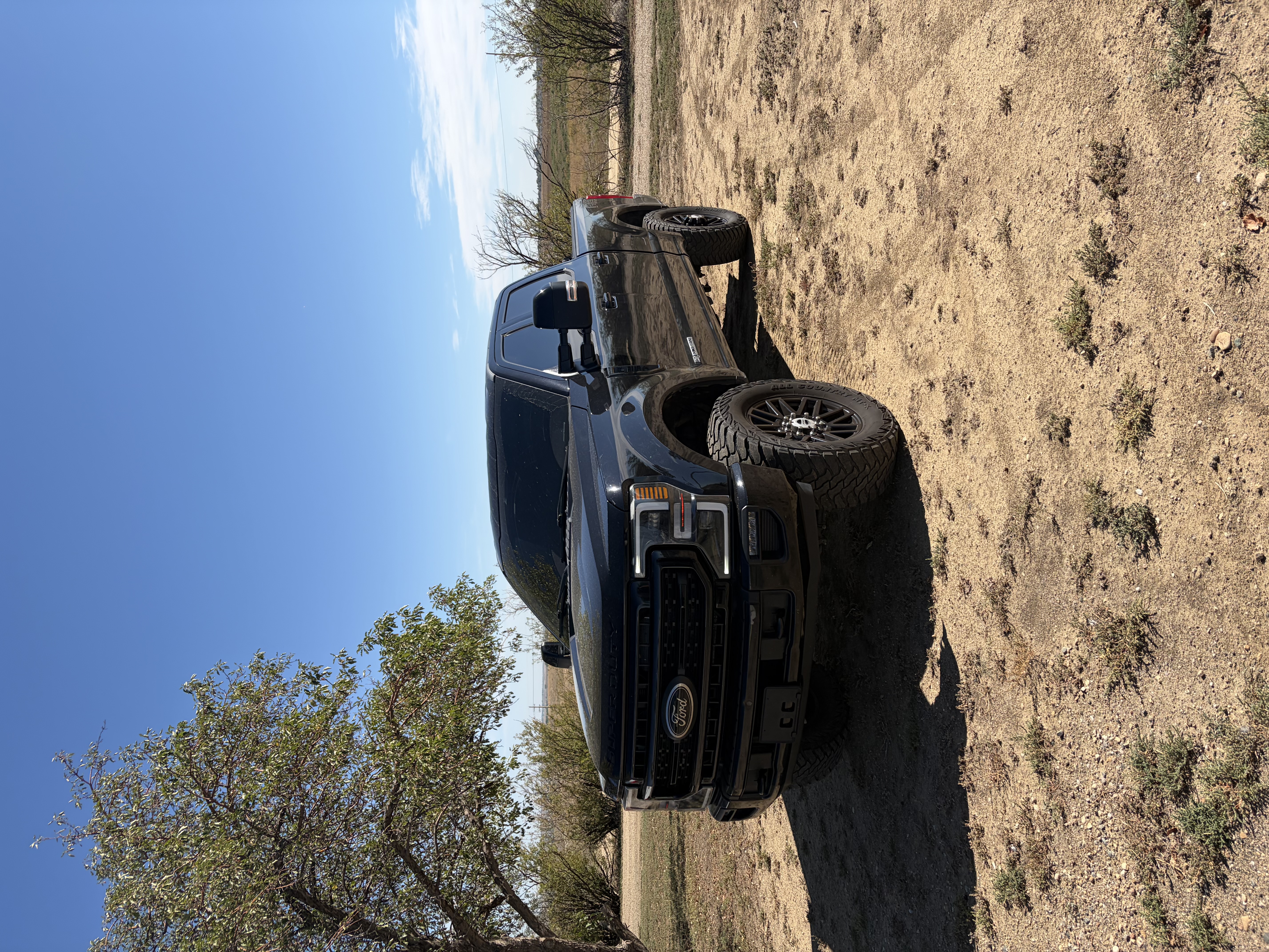 Used 2022 Ford F250 Lariat w/ Black Appearance Package AWD/4WD image 1