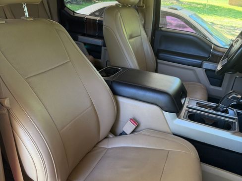Used 2017 Ford F150 Lariat AWD/4WD image 9