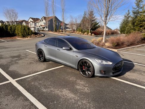 Used 2013 Tesla Model S Performance image 1