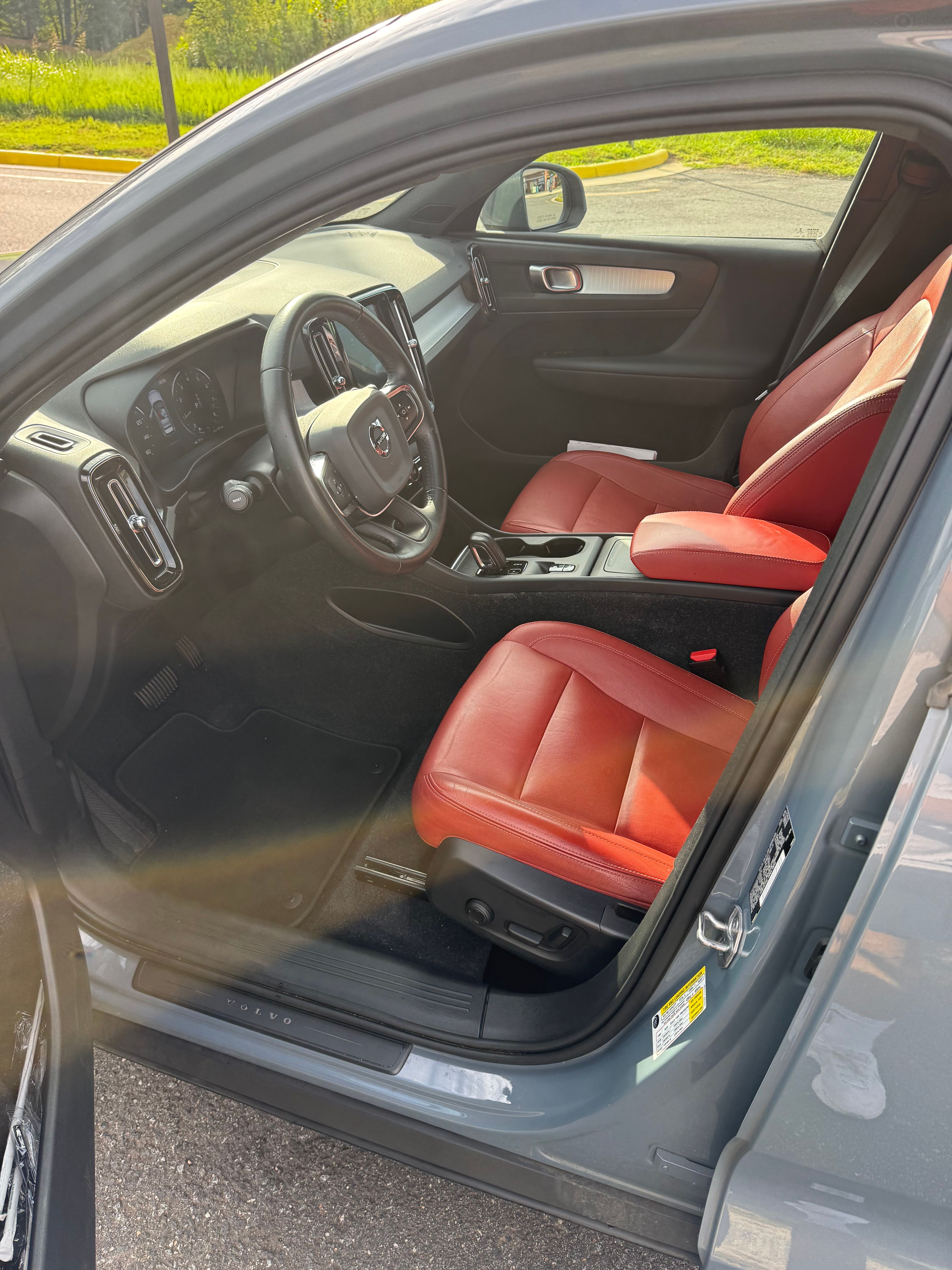 Used 2020 Volvo XC40 T5 Momentum AWD/4WD image 18