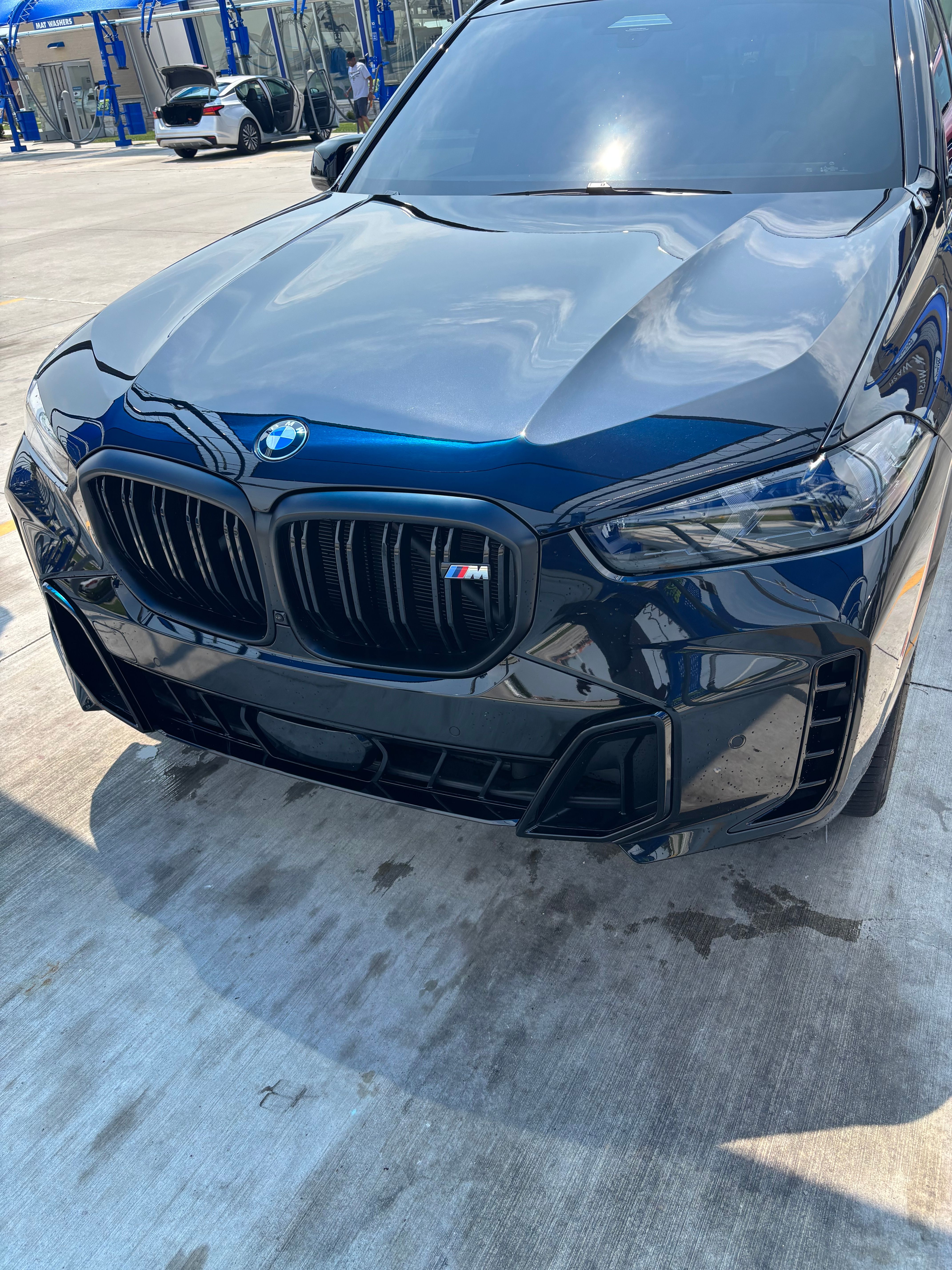 Used 2024 BMW X5 M60i AWD/4WD image 1
