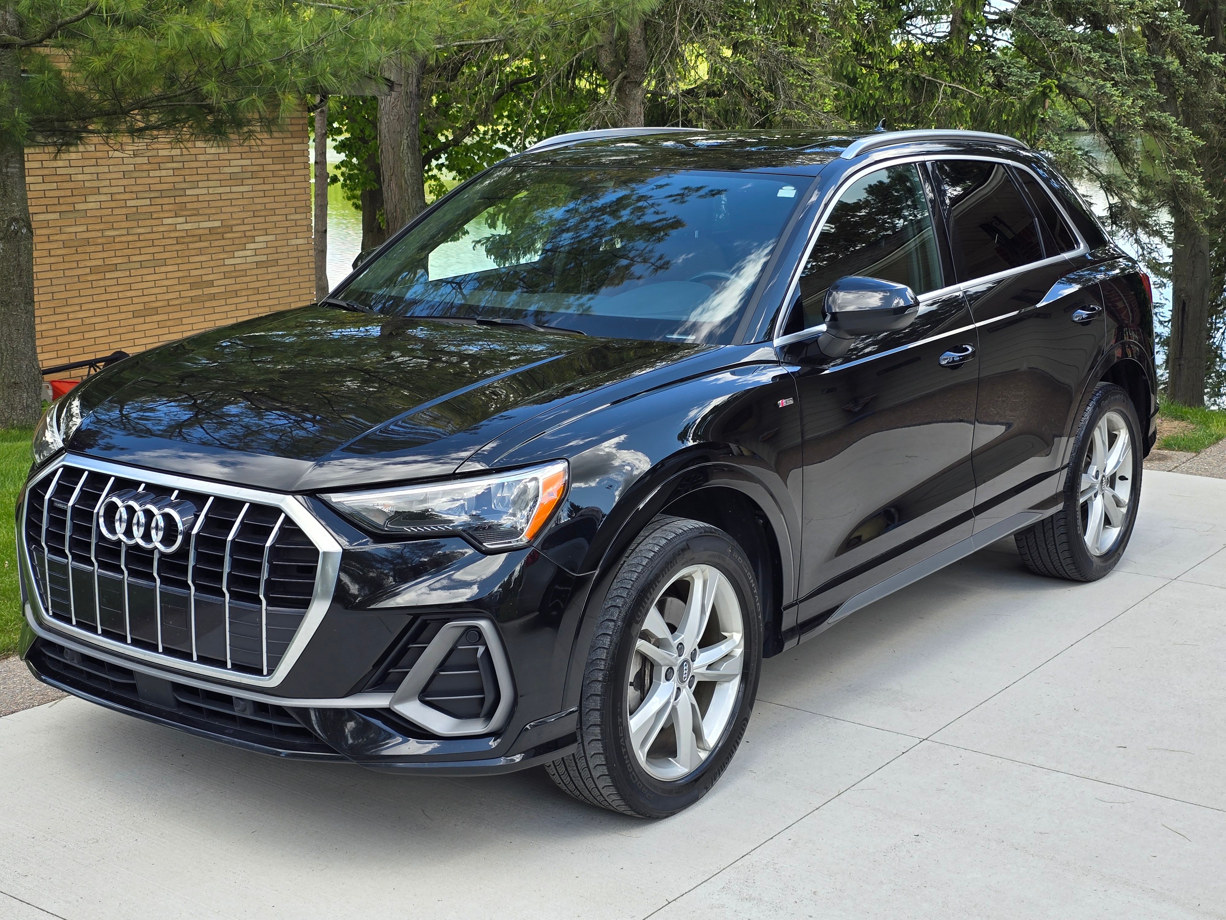 Used 2023 Audi Q5 2.0T Premium w/ Convenience Package AWD/4WD image 2