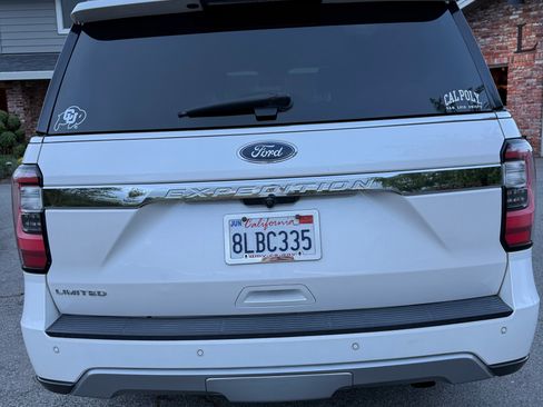 Used 2019 Ford Expedition Limited w/ Equipment Group 302A AWD/4WD image 15