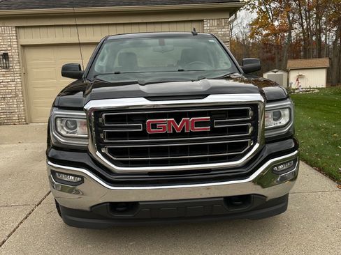 Used 2018 GMC Sierra 1500 SLE w/ SLE Value Package image 2