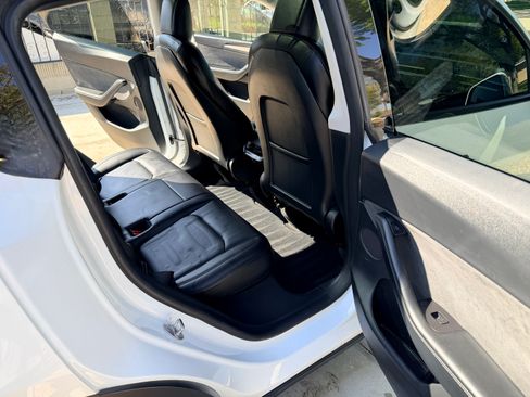 Used 2022 Tesla Model Y Performance image 12