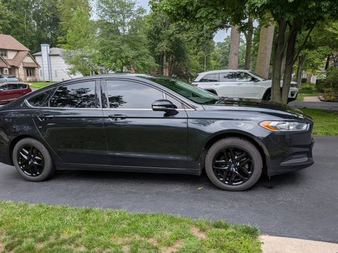 Used 2014 Ford Fusion SE FWD image 1