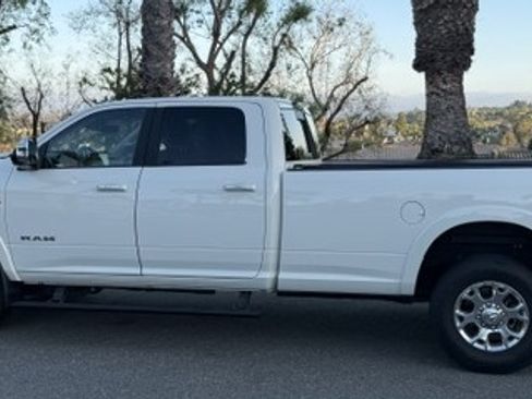 Used 2022 RAM 3500 Laramie AWD/4WD image 4