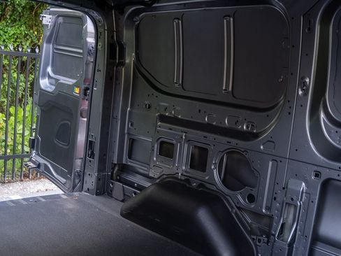 Used 2022 Ford Transit 150 Low Roof RWD image 9