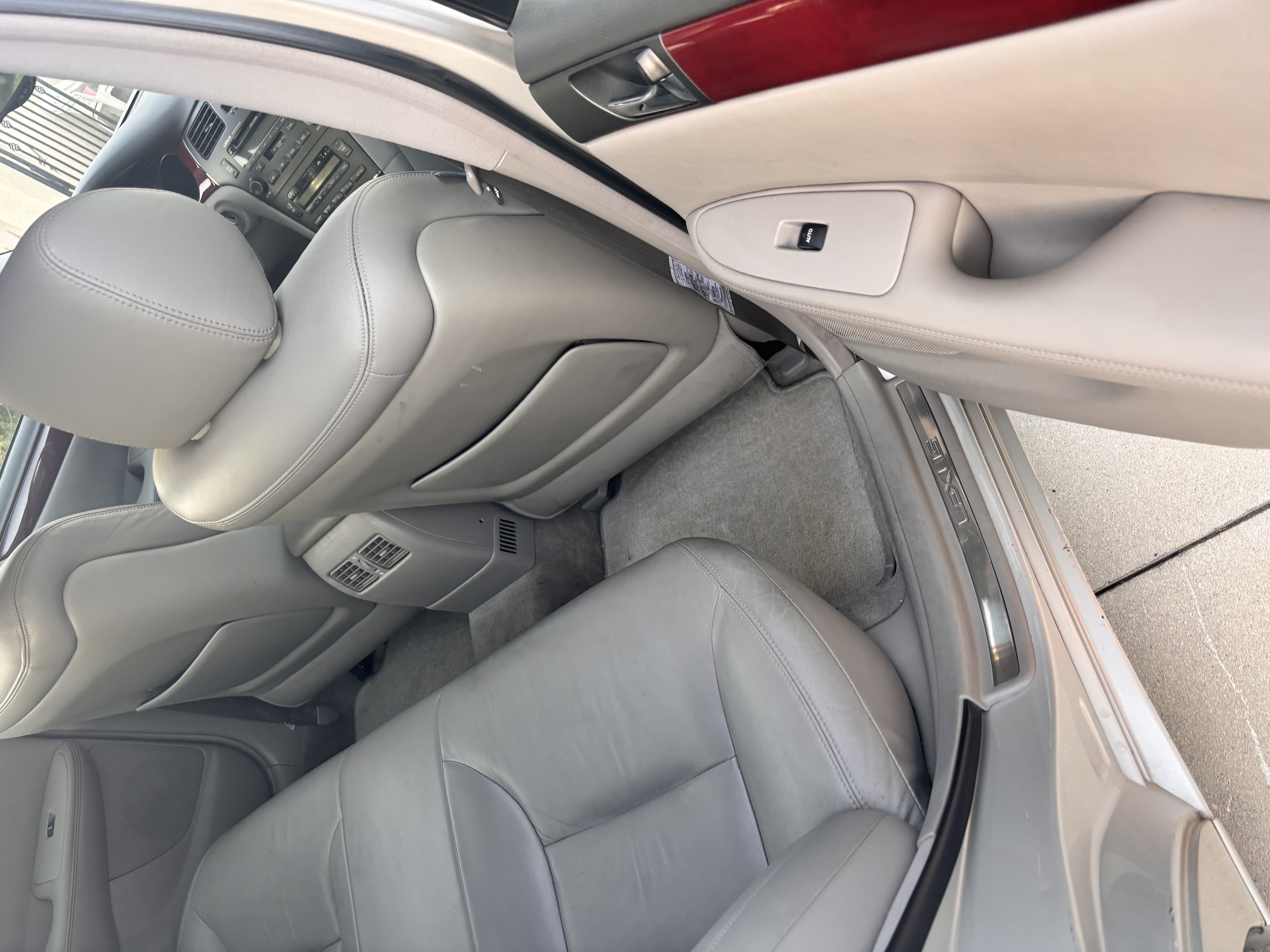 Used 2004 Lexus ES 330 FWD image 12
