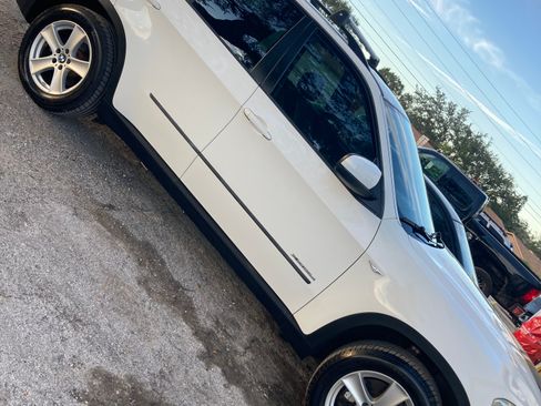 Used 2011 BMW X5 xDrive35d image 5