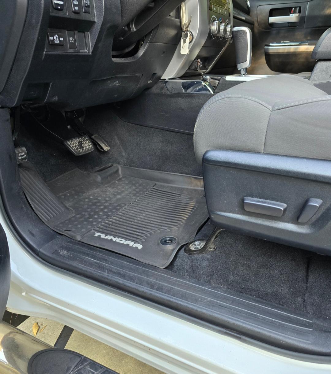 Used 2018 Toyota Tundra SR5 w/ SR5 Upgrade Package RWD image 6