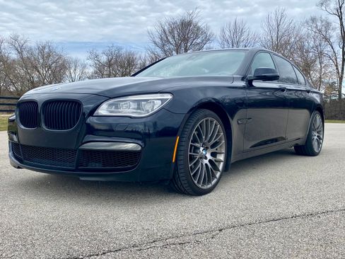 Used 2014 BMW 740i image 1