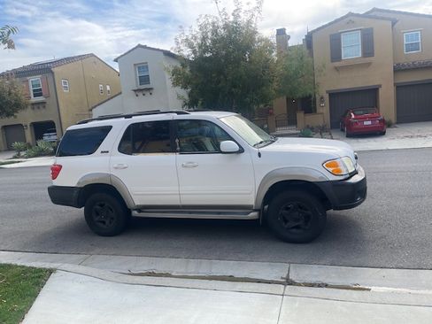 Used 2002 Toyota Sequoia SR5 image 5