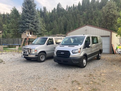 Used 2010 Ford E-350 and Econoline 350 XLT image 14