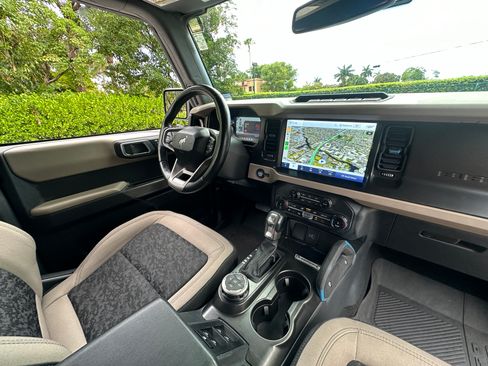 Used 2022 Ford Bronco Wildtrak image 12