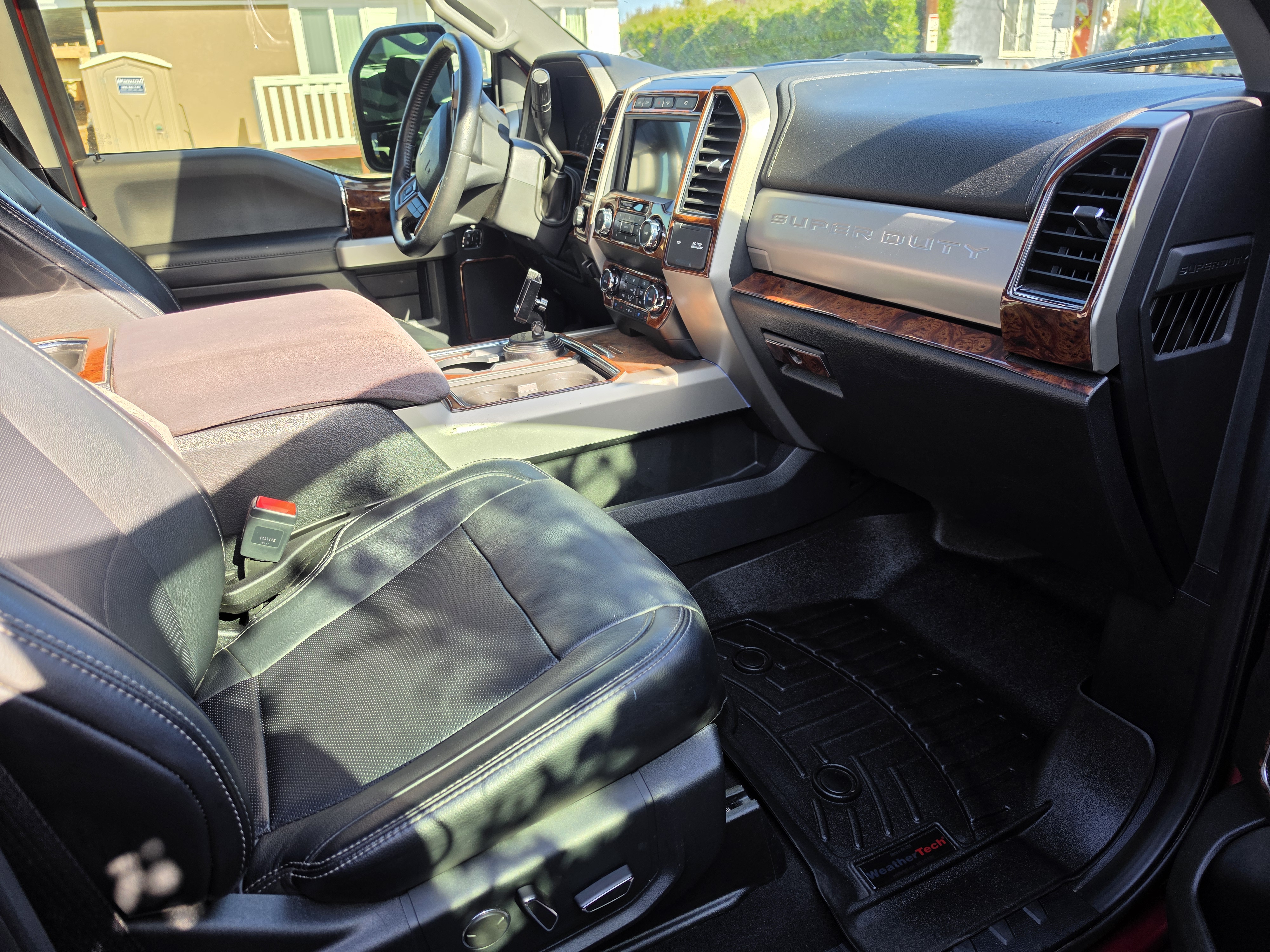 Used 2019 Ford F250 Lariat w/ Lariat Ultimate Package AWD/4WD image 16