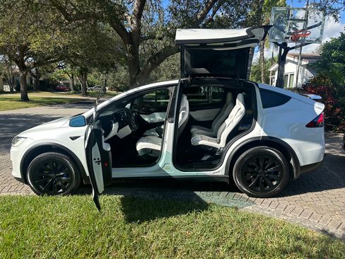 Used 2017 Tesla Model X 100D image 5