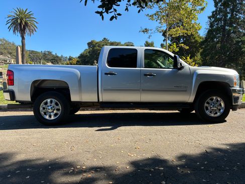 Used 2012 Chevrolet Silverado 2500 LT w/ Interior Plus Package image 11