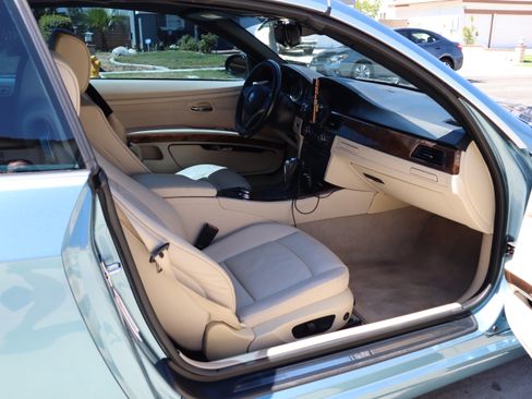 Used 2008 BMW 328i Convertible image 12