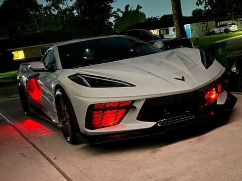 Used 2024 Chevrolet Corvette Stingray Coupe w/ Z51 Performance Package RWD image 11