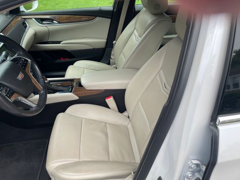 Used 2018 Cadillac XTS Luxury image 10