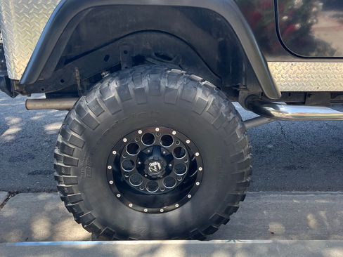 Used 2005 Jeep Wrangler Sport w/ 30" Tire & Wheel Group AWD/4WD image 24