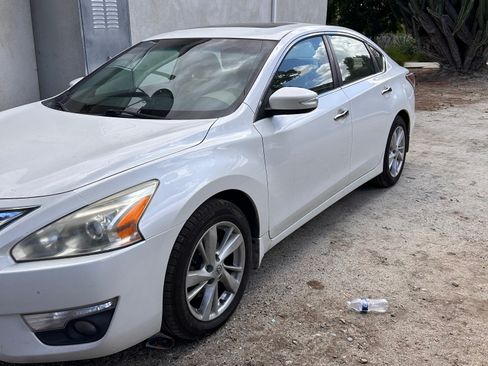 Used 2015 Nissan Altima 2.5 SL w/ Technology Package FWD image 5