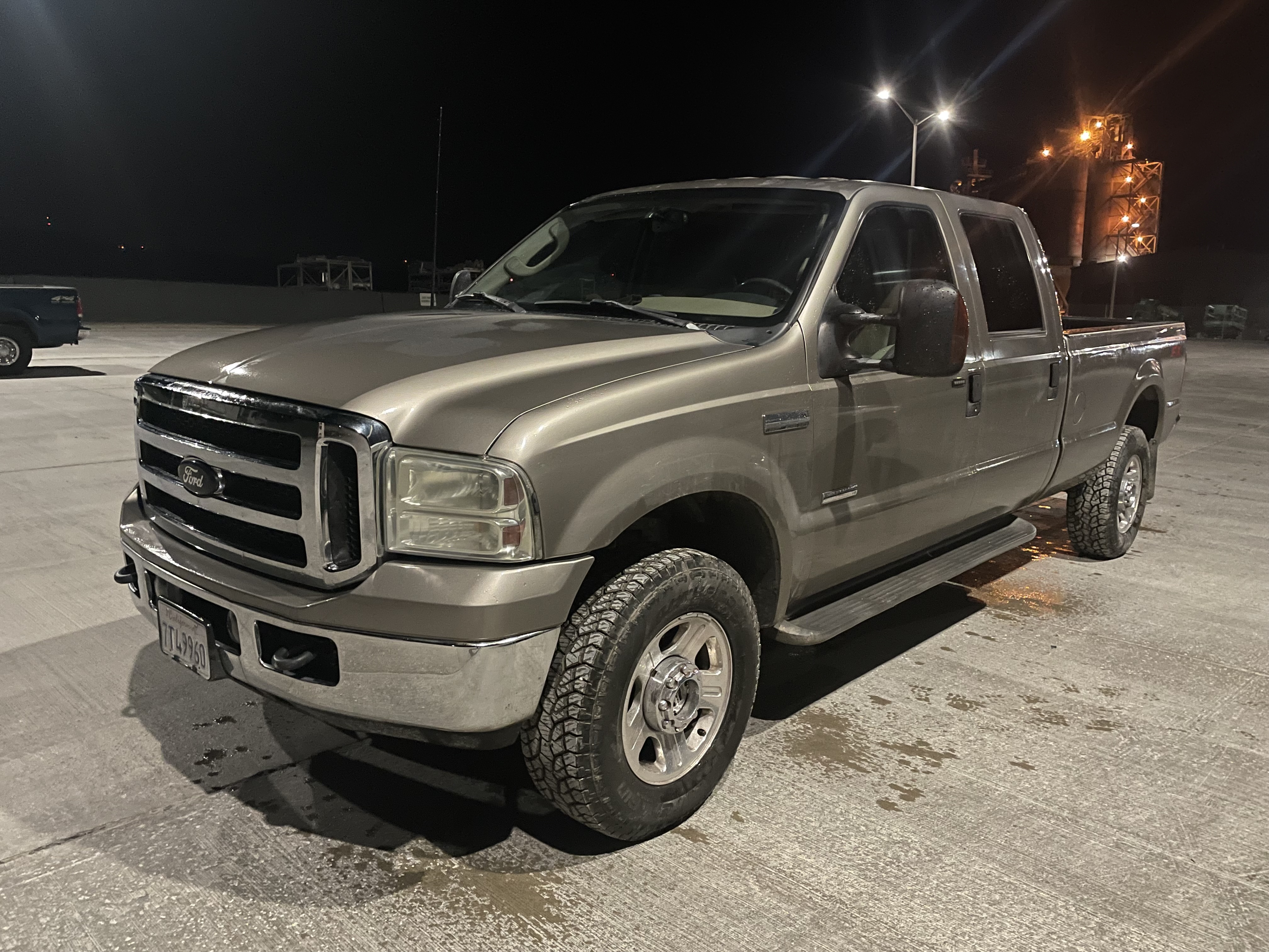 Used 2005 Ford F350 Lariat AWD/4WD image 1