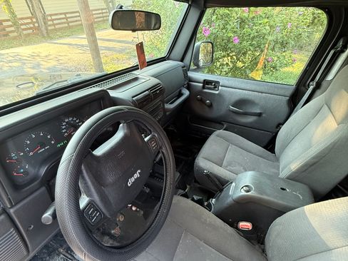 Used 2006 Jeep Wrangler X image 9