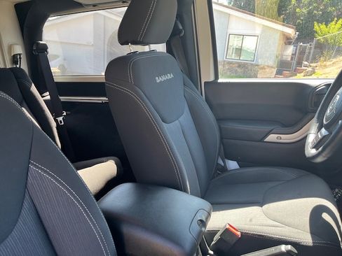 Used 2017 Jeep Wrangler Sahara image 8