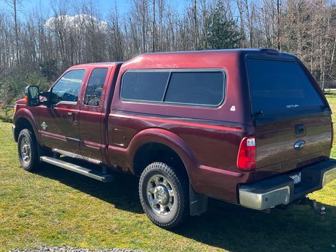 Used 2016 Ford F250 Lariat w/ Chrome Package image 8