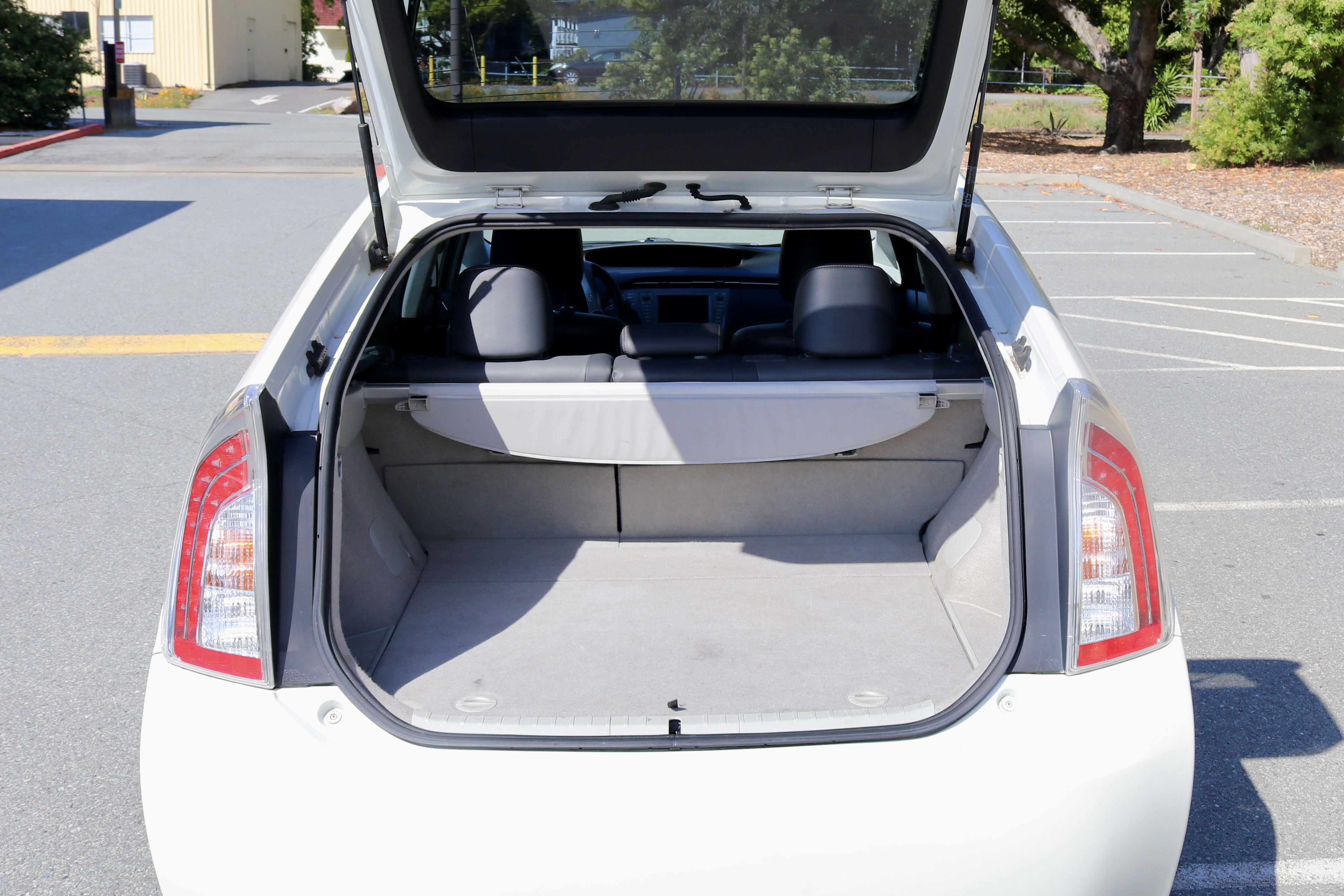 Used 2015 Toyota Prius Four w/ Deluxe Solar Roof Package FWD image 30