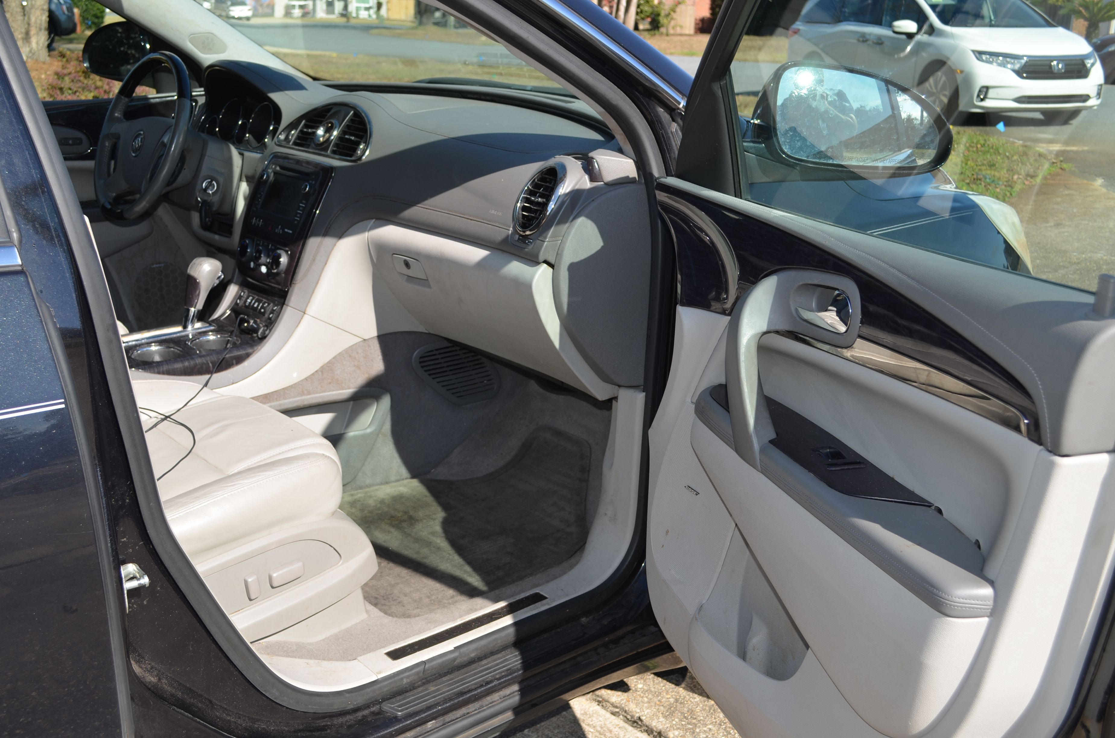 Used 2015 Buick Enclave Leather FWD image 28