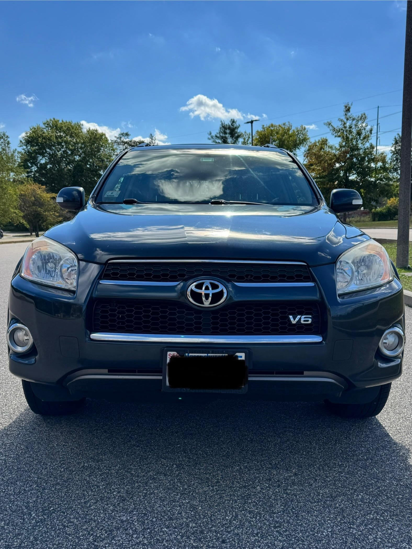 Used 2010 Toyota RAV4 Limited AWD/4WD image 4