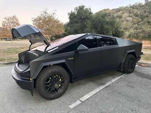 Used 2024 Tesla Cybertruck Cyberbeast image 11