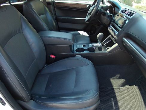 Used 2016 Subaru Outback 3.6R Limited image 7