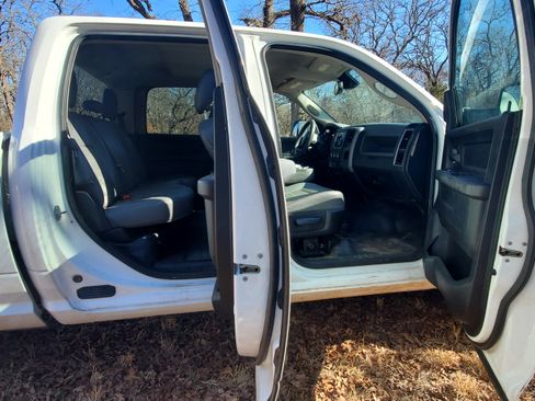 Used 2018 RAM 2500 Tradesman image 9