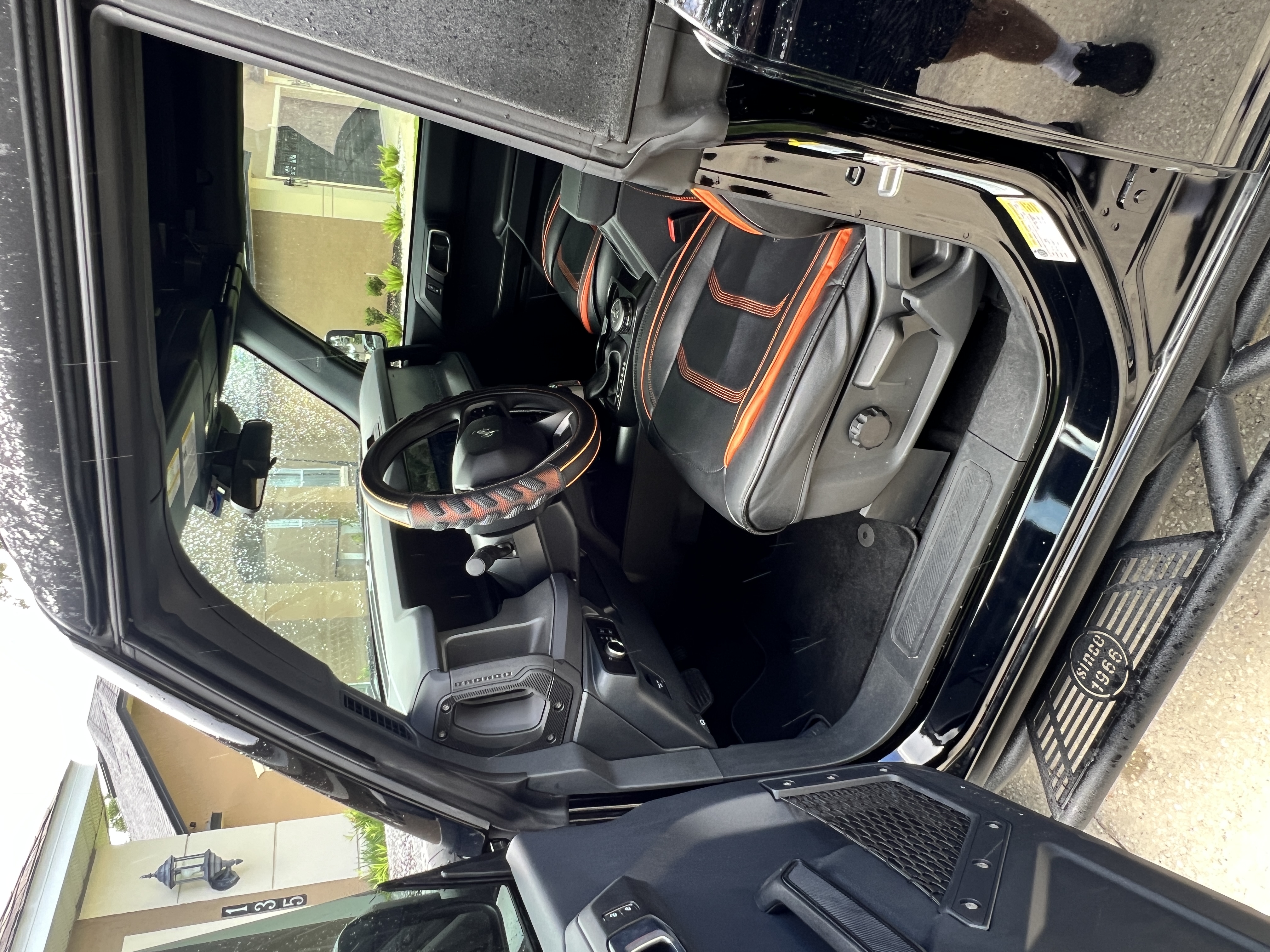 Used 2025 Ford Bronco 4-Door AWD/4WD image 23