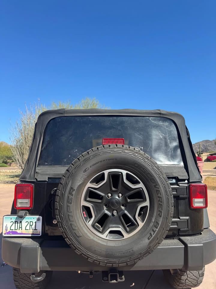 Used 2012 Jeep Wrangler Sport w/ Connectivity Group AWD/4WD image 2