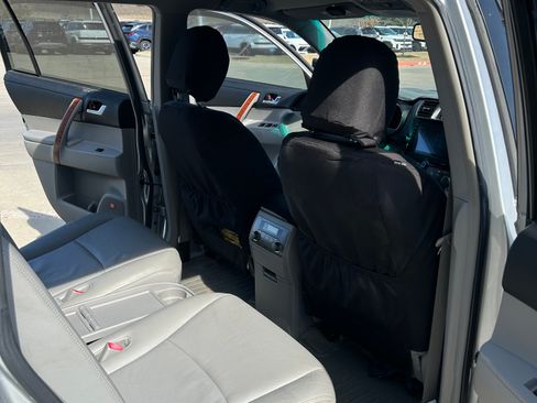 Used 2008 Toyota Highlander Limited w/ Tow Pkg image 9